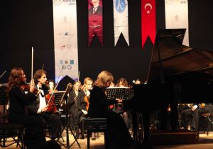 A.Ü.'de klasik müzik rüzgarı esti